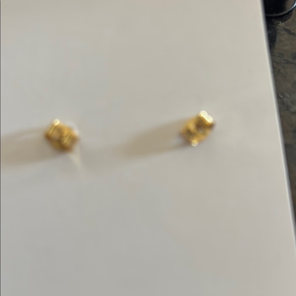 Chic Gold Tone Flower Earrings - Picture 2 of 3